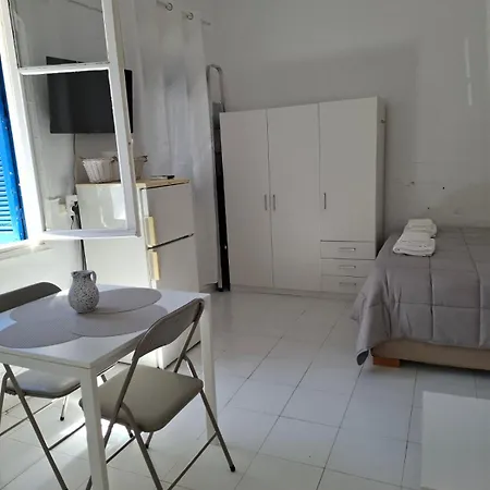 Bright Authentic Cycladic Home, Walk To Center * Ermoupoli