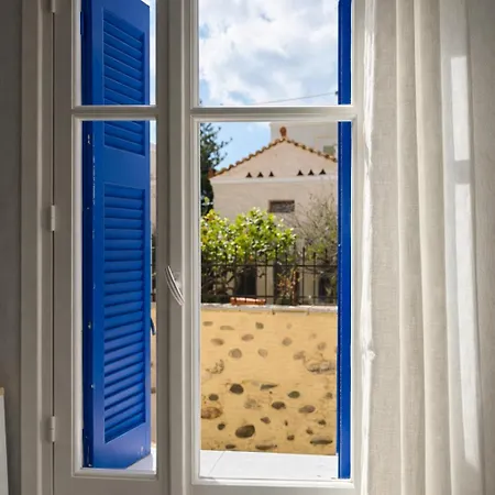 Apartamento Bright Authentic Cycladic Home, Walk To Center Ermoupoli